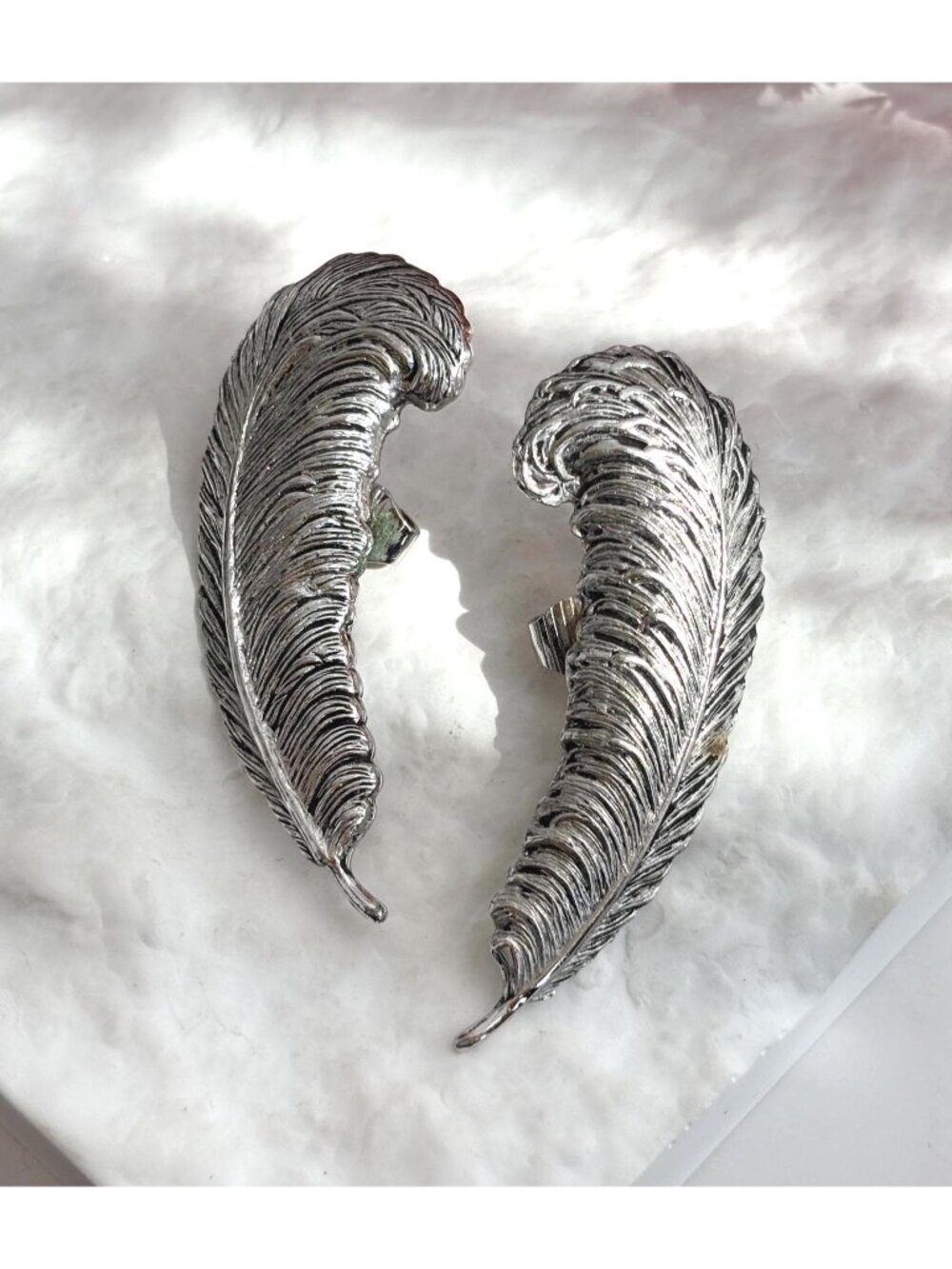 Feather Shaped 80's Silver Toned Vintage Southwest Style Clip On Stud Earrings